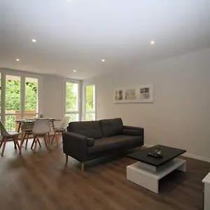 https://nid-des-papes-cosy-et-proche-du-centre-historique.aixenprovencehotels.org